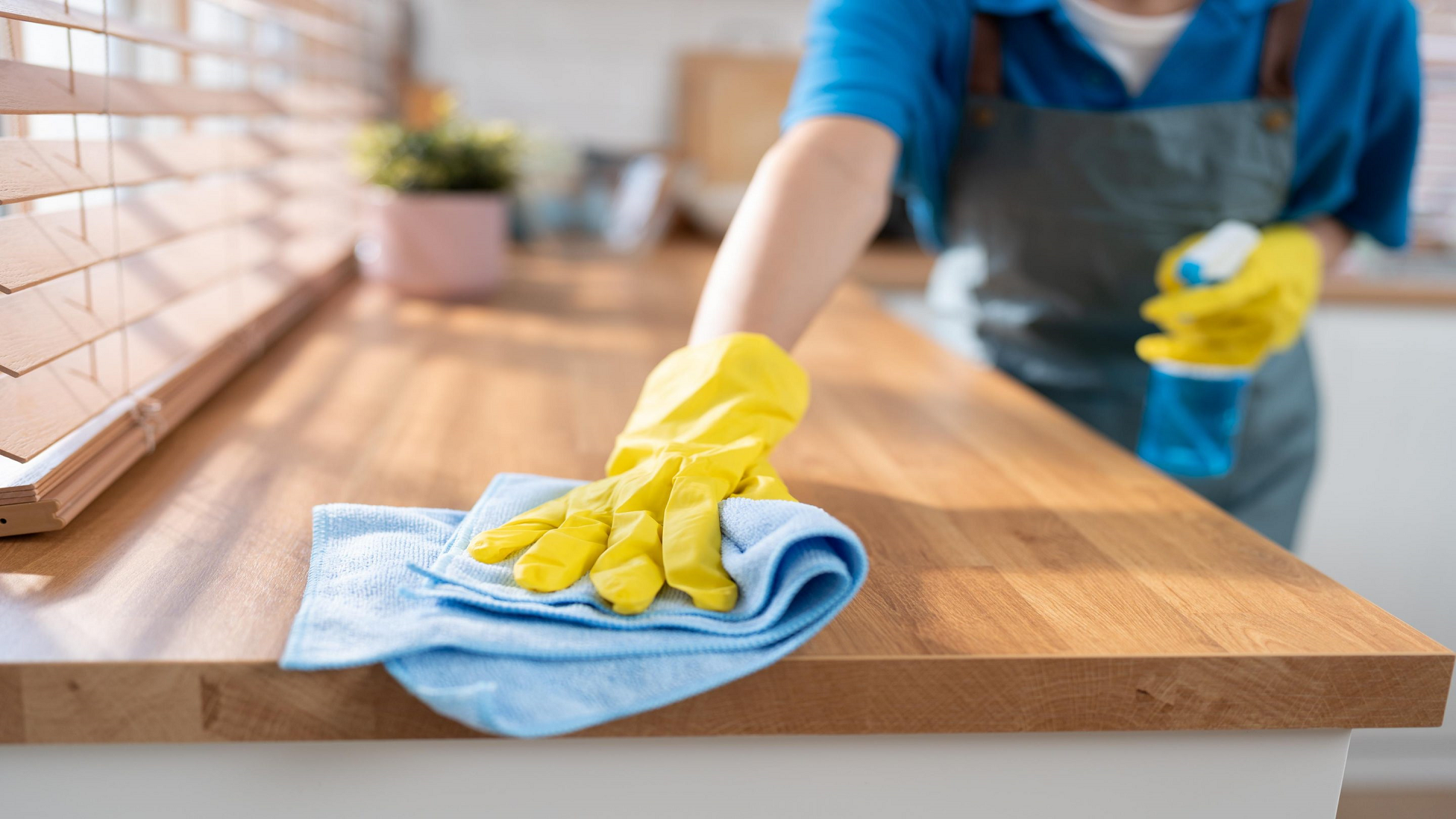 Keep your Airbnb spotless and guest-ready with affordable cleaning services in Gold Coast, IL. We offer fast turnovers, fresh linens, restocking, and deep cleaning between stays—perfect for hosts who want 5-star reviews. Reliable, flexible, and always on time.